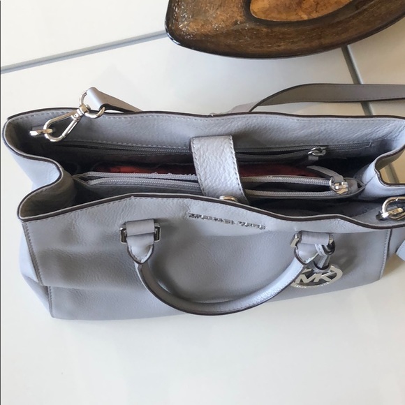 Michael Kors Bag - Picture 4 of 8